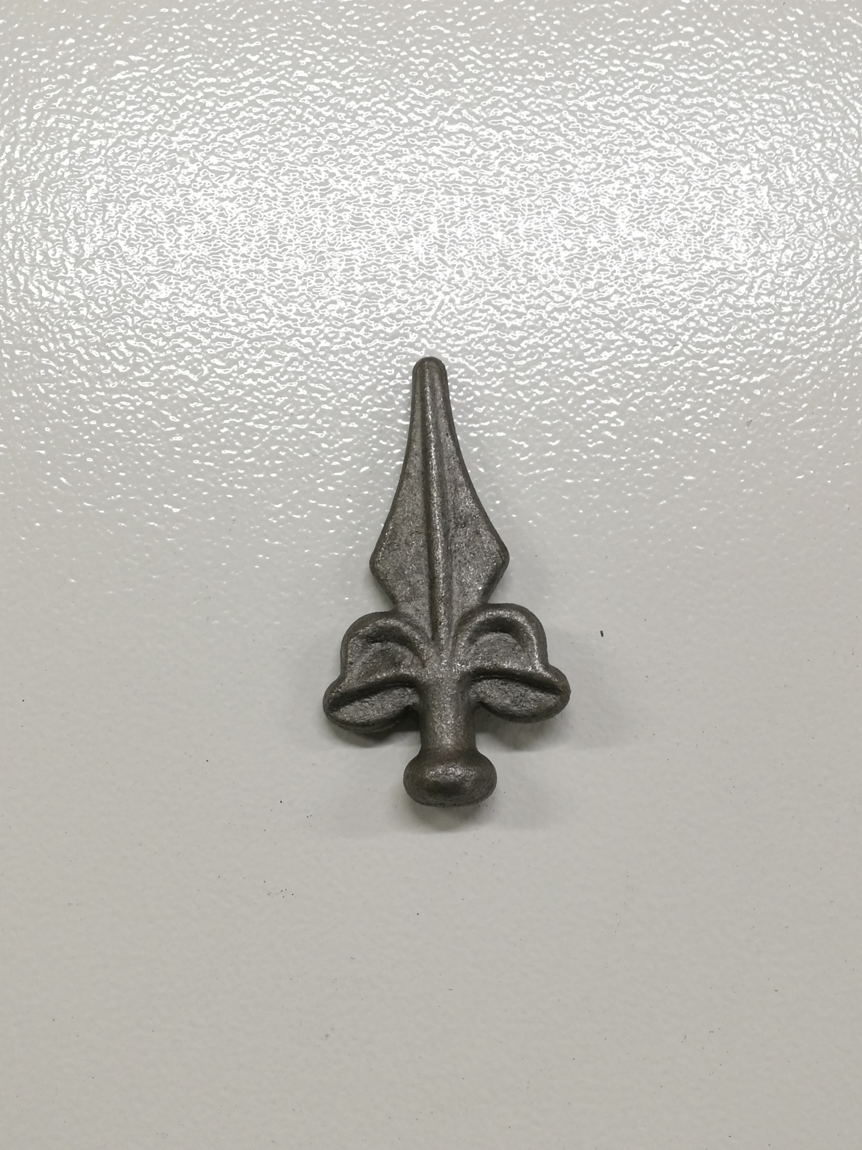 Кованый элемент Пика 80х45 основание круг ф 15 мм без креста Кованый элемент Пика 80х45 основание круг ф 15 мм без креста